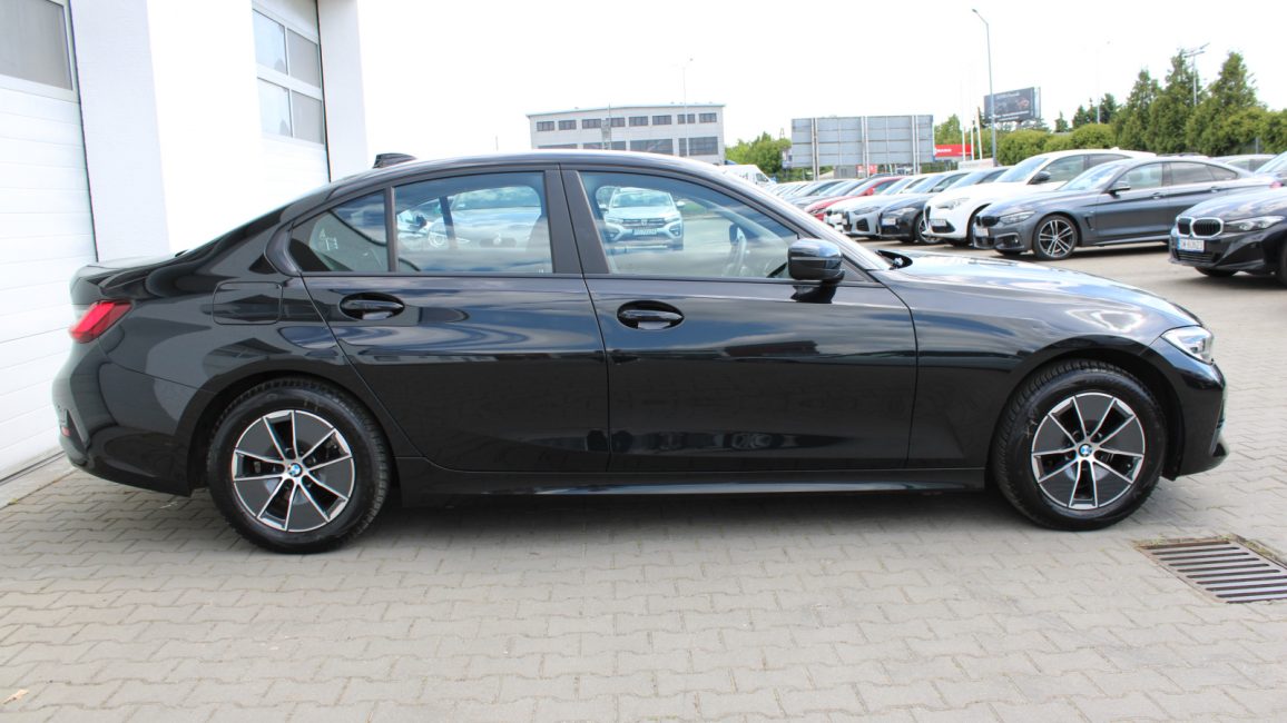 BMW 318i Advantage aut WX4053E w abonamencie