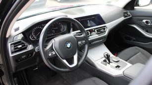 BMW 318i Advantage aut WX4053E w abonamencie