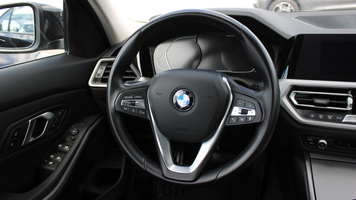 BMW 318i Advantage aut WX4053E w abonamencie