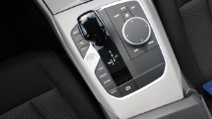 BMW 318i Advantage aut WX4053E w abonamencie