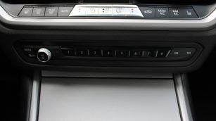 BMW 318i Advantage aut WX4053E w abonamencie