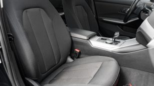 BMW 318i Advantage aut WX4054E w abonamencie