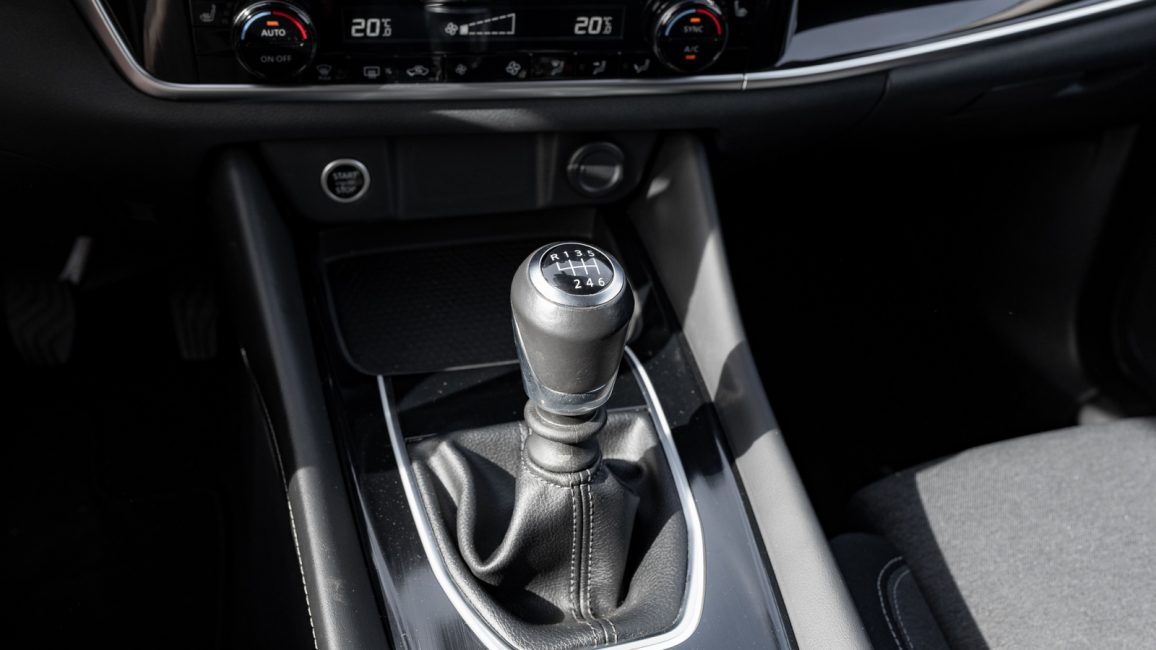 Nissan Qashqai 1.3 DIG-T mHEV N-Connecta SK280VP w abonamencie