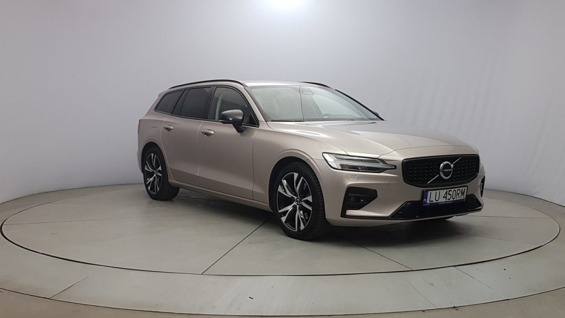 Volvo V60 B4 D Plus Dark aut LU450RM w leasingu dla firm