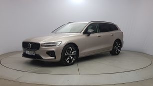 Volvo V60 B4 D Plus Dark aut LU450RM w leasingu dla firm