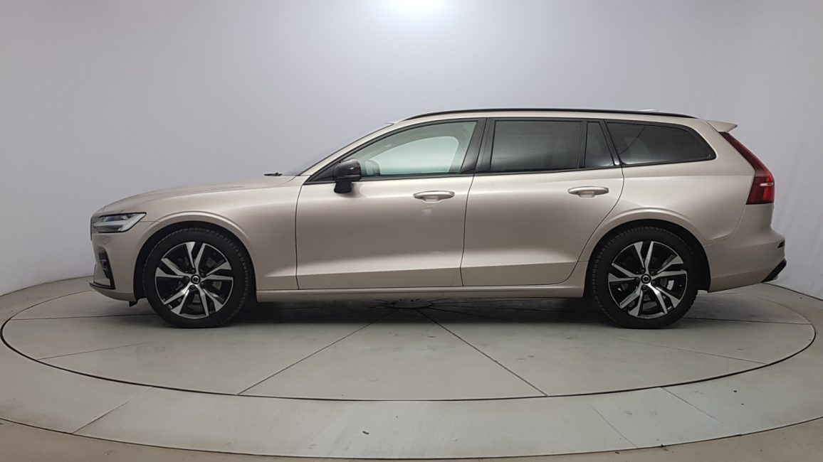 Volvo V60 B4 D Plus Dark aut LU450RM w leasingu dla firm