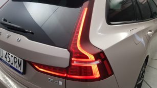 Volvo V60 B4 D Plus Dark aut LU450RM w leasingu dla firm