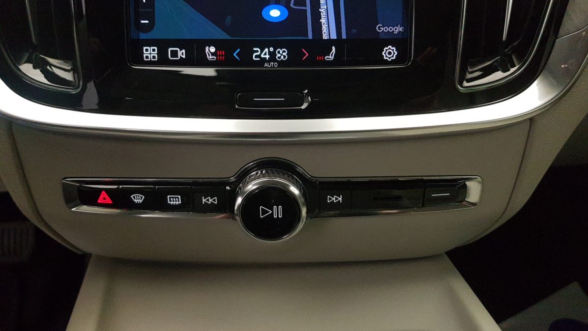 Volvo V60 B4 D Plus Dark aut LU450RM w leasingu dla firm