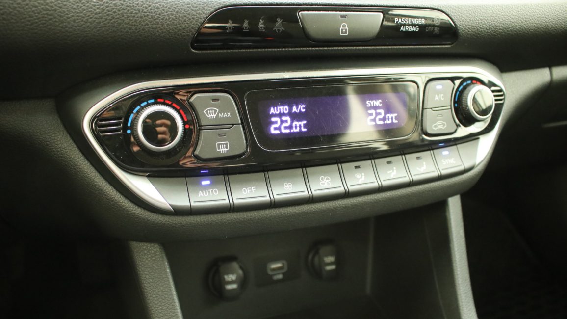 Hyundai i30 1.5 DPI Smart WJ1533L w abonamencie