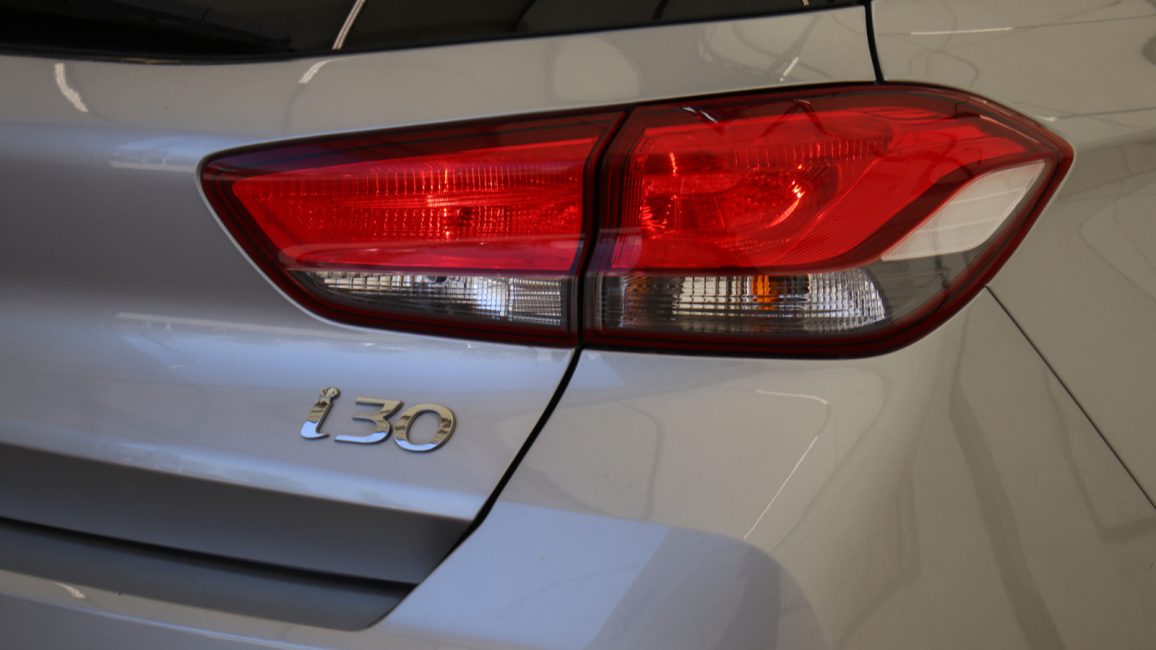 Hyundai i30 1.5 DPI Smart WD8404S w leasingu dla firm