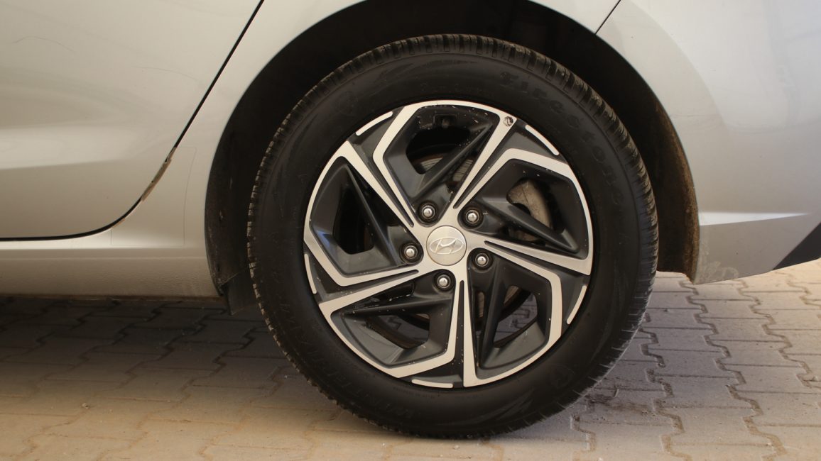 Hyundai i30 1.5 DPI Smart WD8404S w leasingu dla firm