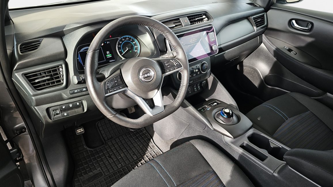 Nissan Leaf 40kWh Acenta SK158WV w zakupie za gotówkę