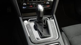 Volkswagen Passat 2.0 TSI Elegance DSG WJ6153K w abonamencie