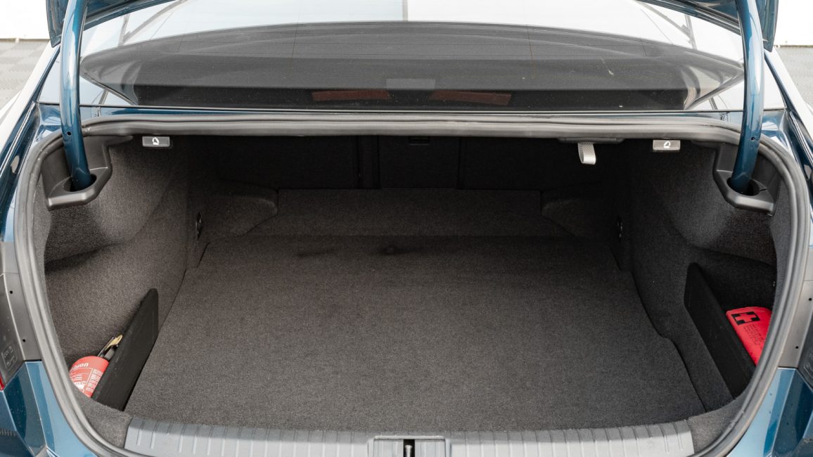 Volkswagen Passat 2.0 TSI Elegance DSG WJ6153K w abonamencie