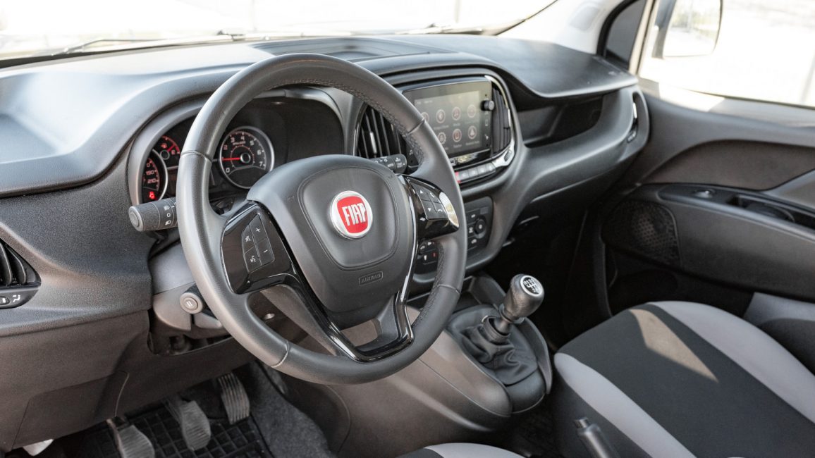 Fiat Doblo Kombi 1.6 MJ Dynamic PY19768 w zakupie za gotówkę