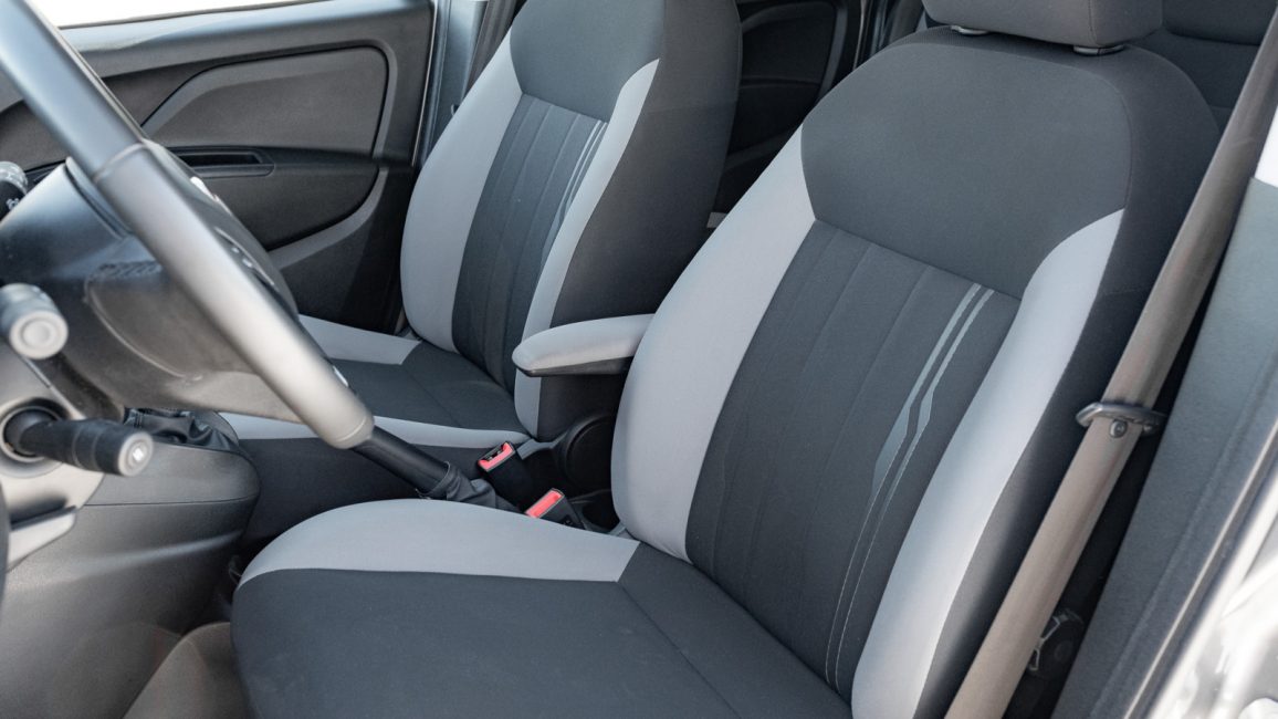 Fiat Doblo Kombi 1.6 MJ Dynamic PY19768 w zakupie za gotówkę