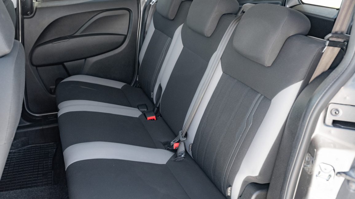 Fiat Doblo Kombi 1.6 MJ Dynamic PY19768 w zakupie za gotówkę