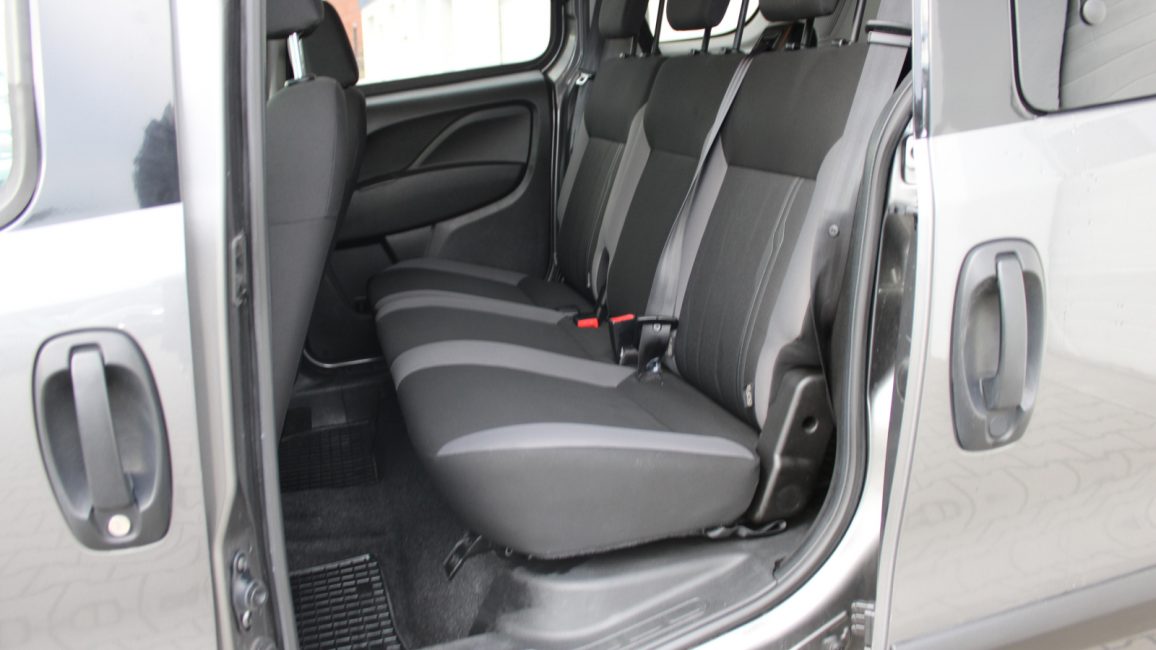 Fiat Doblo Kombi 1.6 MJ Dynamic PY19768 w zakupie za gotówkę