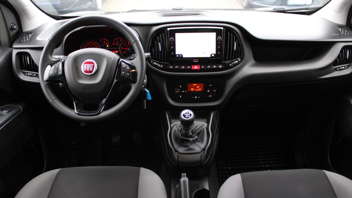 Fiat Doblo Kombi 1.6 MJ Dynamic PY19768 w zakupie za gotówkę