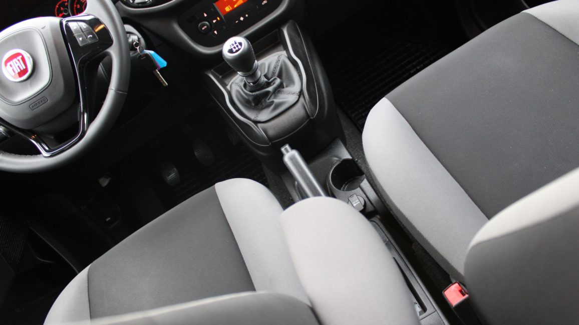 Fiat Doblo Kombi 1.6 MJ Dynamic PY19768 w zakupie za gotówkę