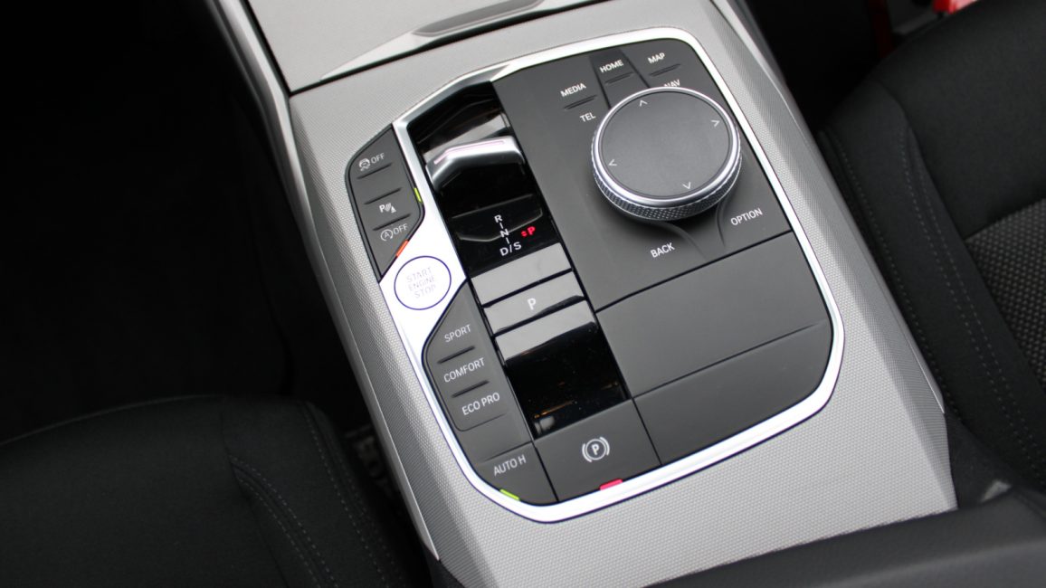 BMW 320i aut DW6UN23 w abonamencie