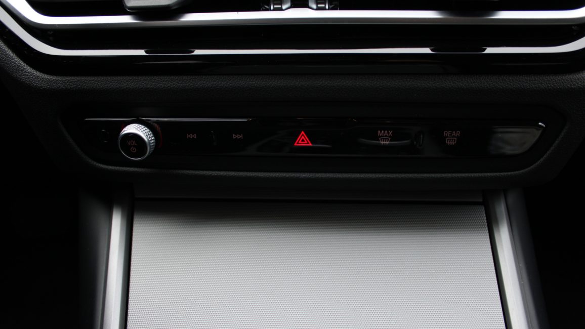 BMW 320i aut DW6UN23 w abonamencie