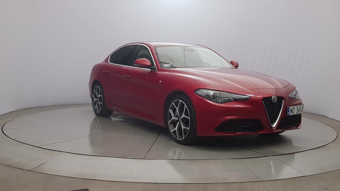 Alfa Romeo Giulia 2.0 Turbo 6C Villa D'este aut WD3656S w abonamencie