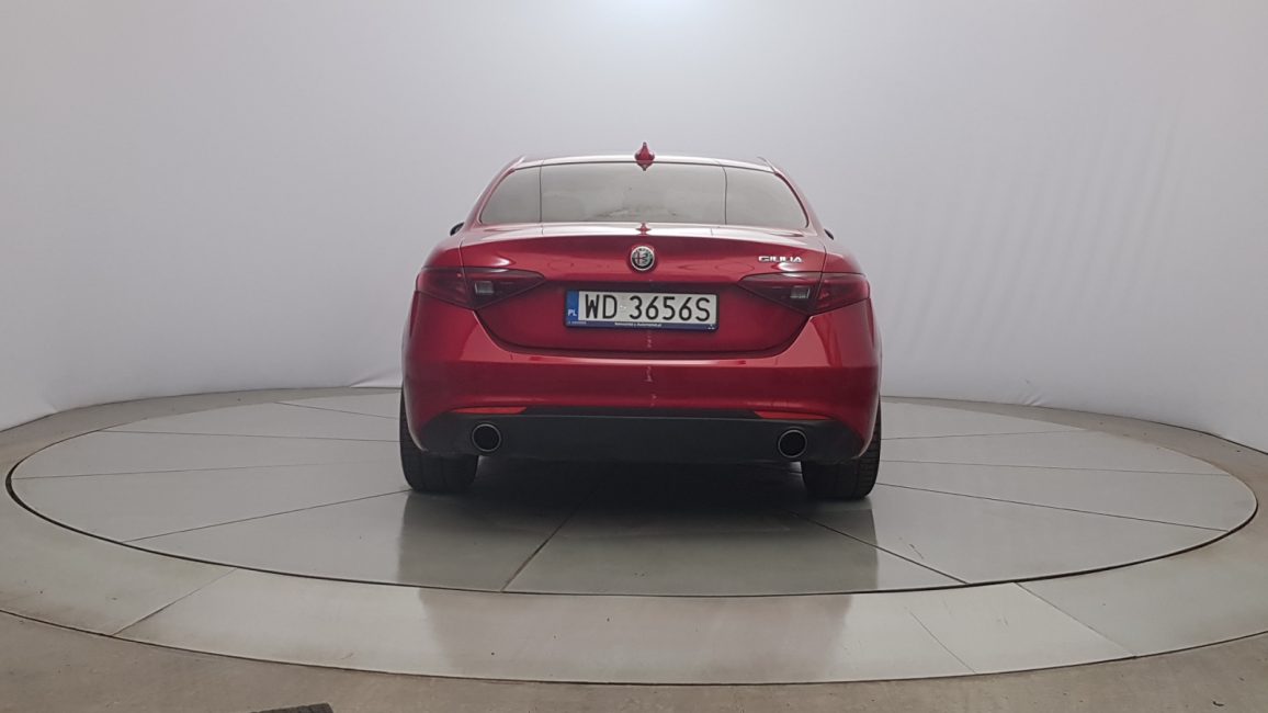 Alfa Romeo Giulia 2.0 Turbo 6C Villa D'este aut WD3656S w abonamencie