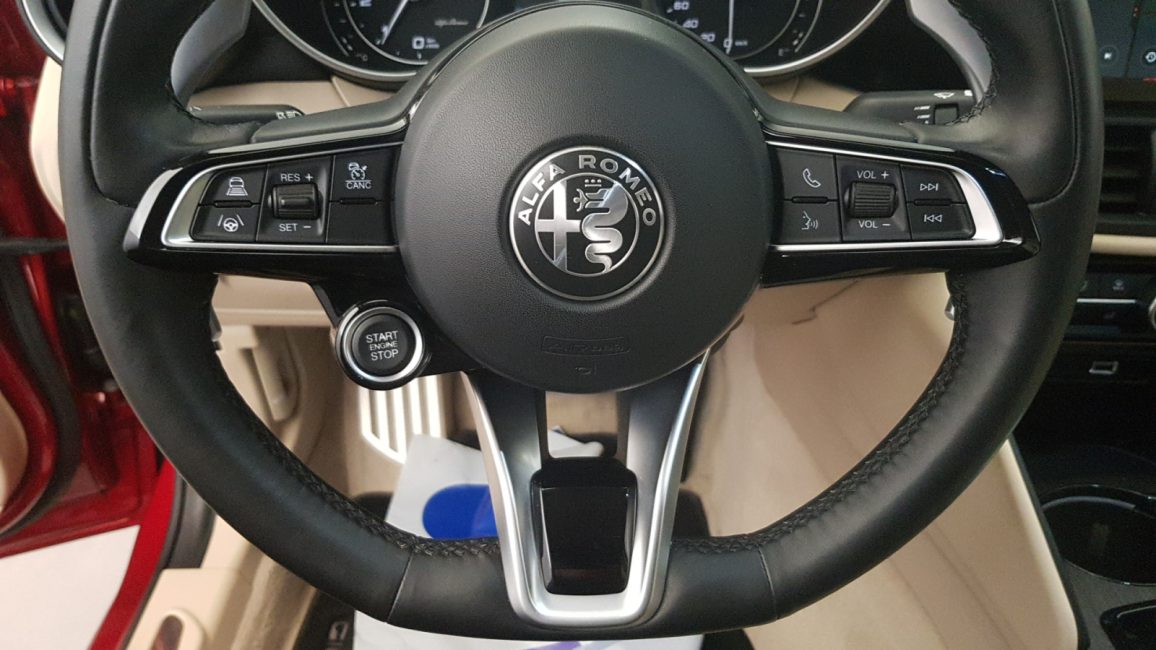 Alfa Romeo Giulia 2.0 Turbo 6C Villa D'este aut WD3656S w abonamencie