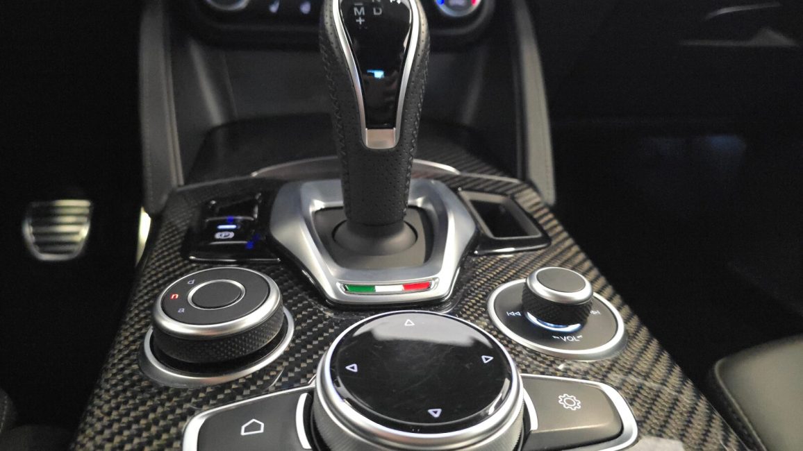 Alfa Romeo Stelvio 2.0 Turbo Veloce TI Q4 aut DW1RN27 w abonamencie
