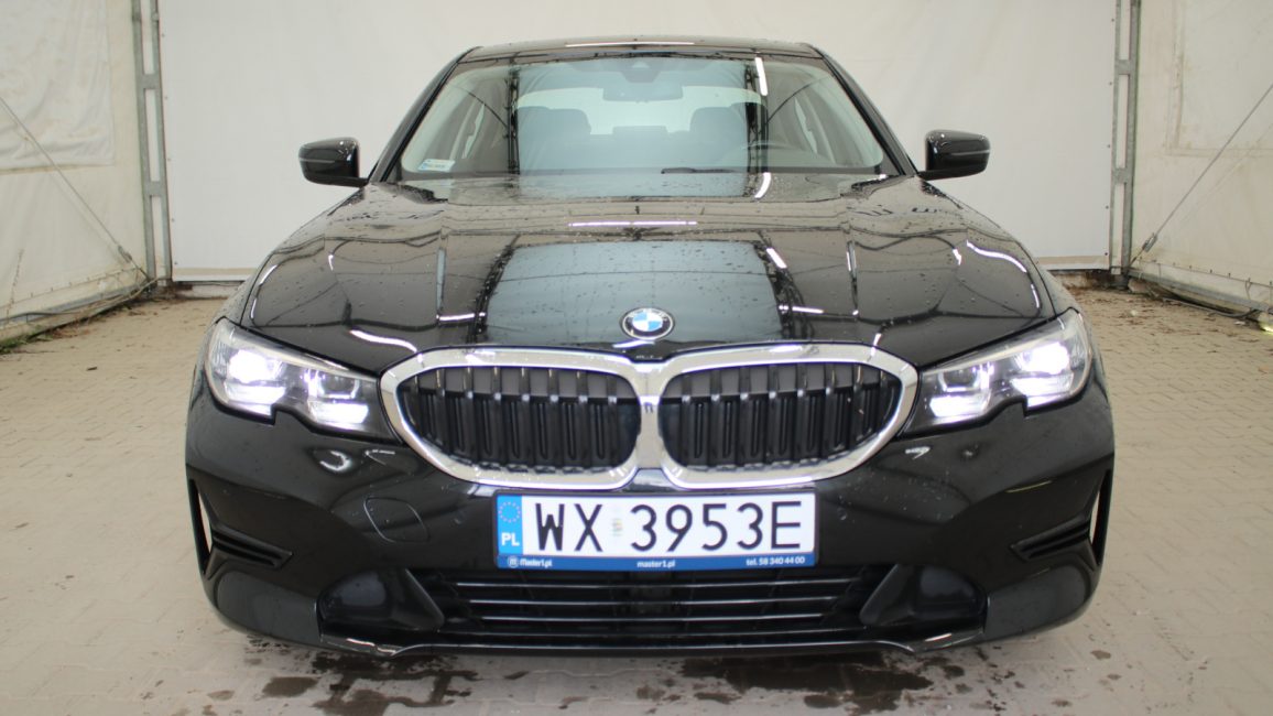 BMW 318i Advantage aut WX3953E w leasingu dla firm