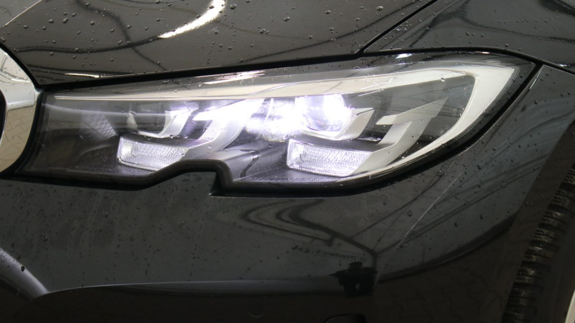 BMW 318i Advantage aut WX3953E w leasingu dla firm