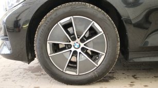 BMW 318i Advantage aut WX3953E w leasingu dla firm