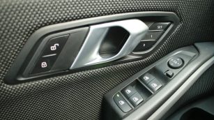 BMW 318i Advantage aut WX3953E w leasingu dla firm