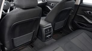 BMW 318i Advantage aut WX3955E w leasingu dla firm