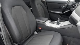 BMW 318i Advantage aut WX3955E w leasingu dla firm