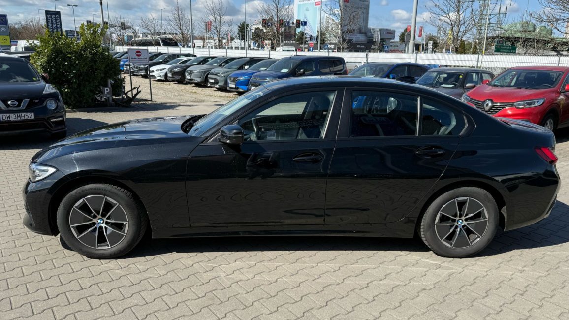 BMW 318i Advantage aut WX3961E w abonamencie