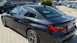 BMW 318i Advantage aut WX3961E w abonamencie