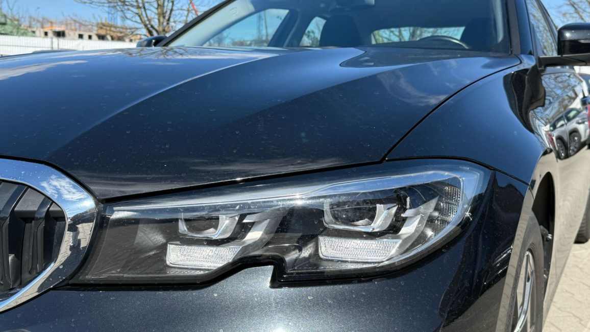 BMW 318i Advantage aut WX3961E w abonamencie