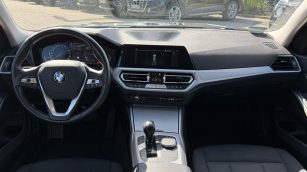 BMW 318i Advantage aut WX3961E w abonamencie