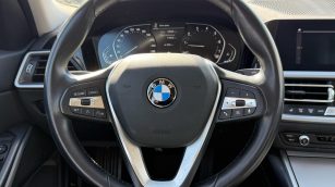 BMW 318i Advantage aut WX3961E w abonamencie