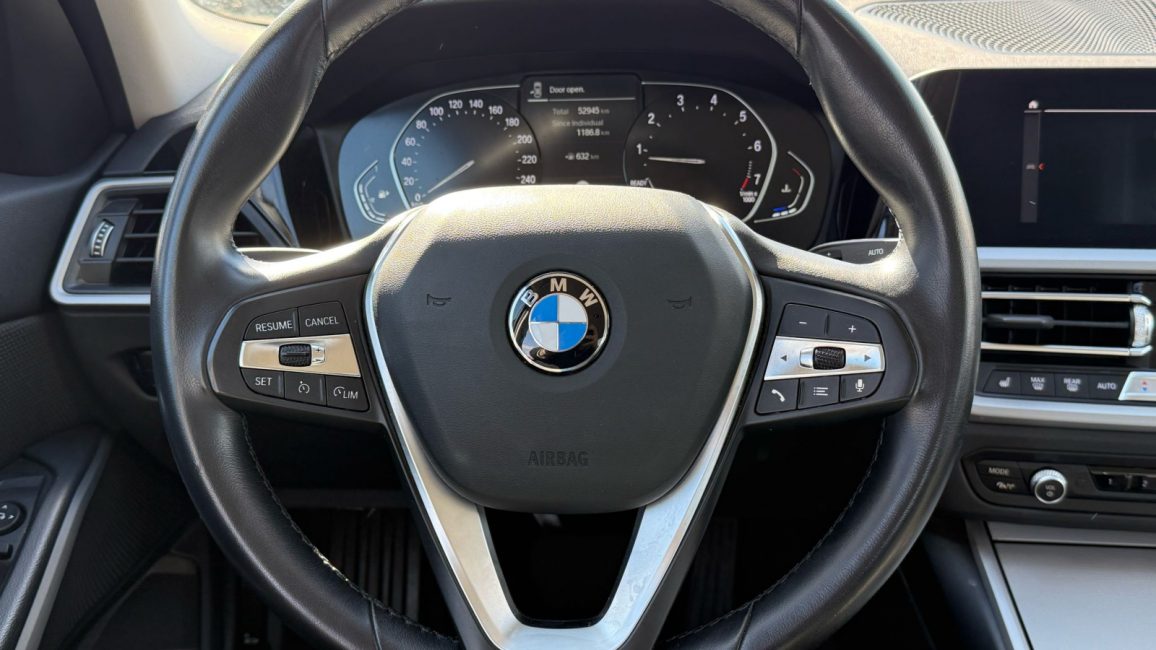 BMW 318i Advantage aut WX3961E w abonamencie