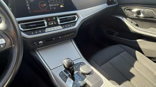 BMW 318i Advantage aut WX3961E w abonamencie