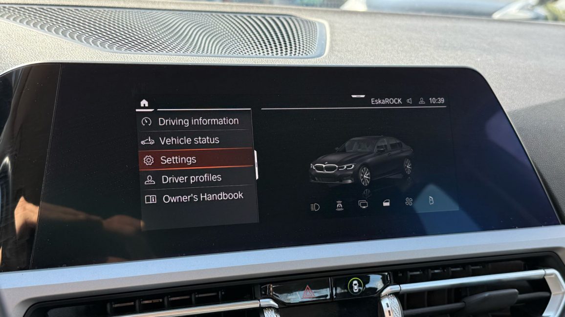 BMW 318i Advantage aut WX3961E w abonamencie