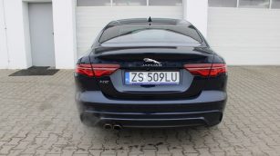 Jaguar XE 2.0 D180 R-Dynamic S aut ZS509LU w leasingu dla firm