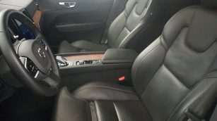Volvo XC60 B5 D AWD Plus Dark aut LU158NY w abonamencie