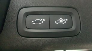 Volvo XC60 B5 D AWD Plus Dark aut LU158NY w abonamencie