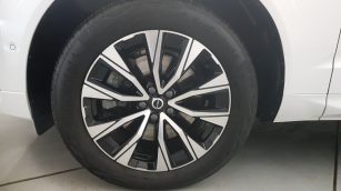 Volvo XC60 B5 D AWD Plus Dark aut LU158NY w abonamencie