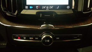Volvo XC60 B5 D AWD Plus Dark aut LU158NY w abonamencie
