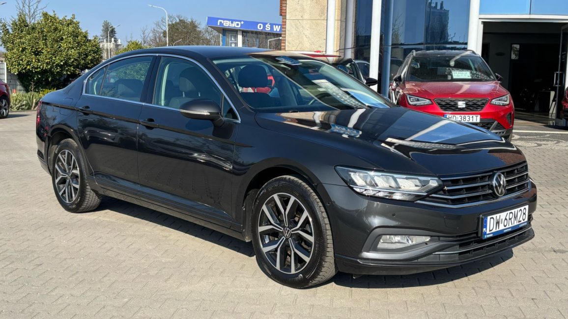 Volkswagen Passat 1.5 TSI EVO Business DSG DW6RM28 w zakupie za gotówkę